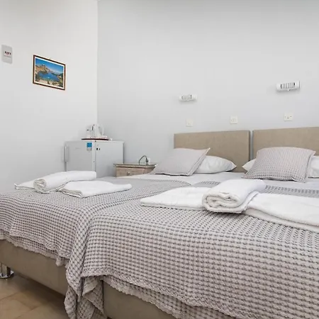 Vicky's Parikia (Paros)